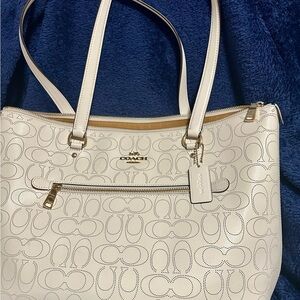 Coach White Signature Shoulder Bag